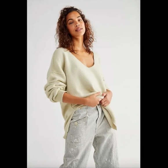 Free People Sweater Weather V-Neck Pullover Sweater Beige NWOT $108 - Picture 1 of 5